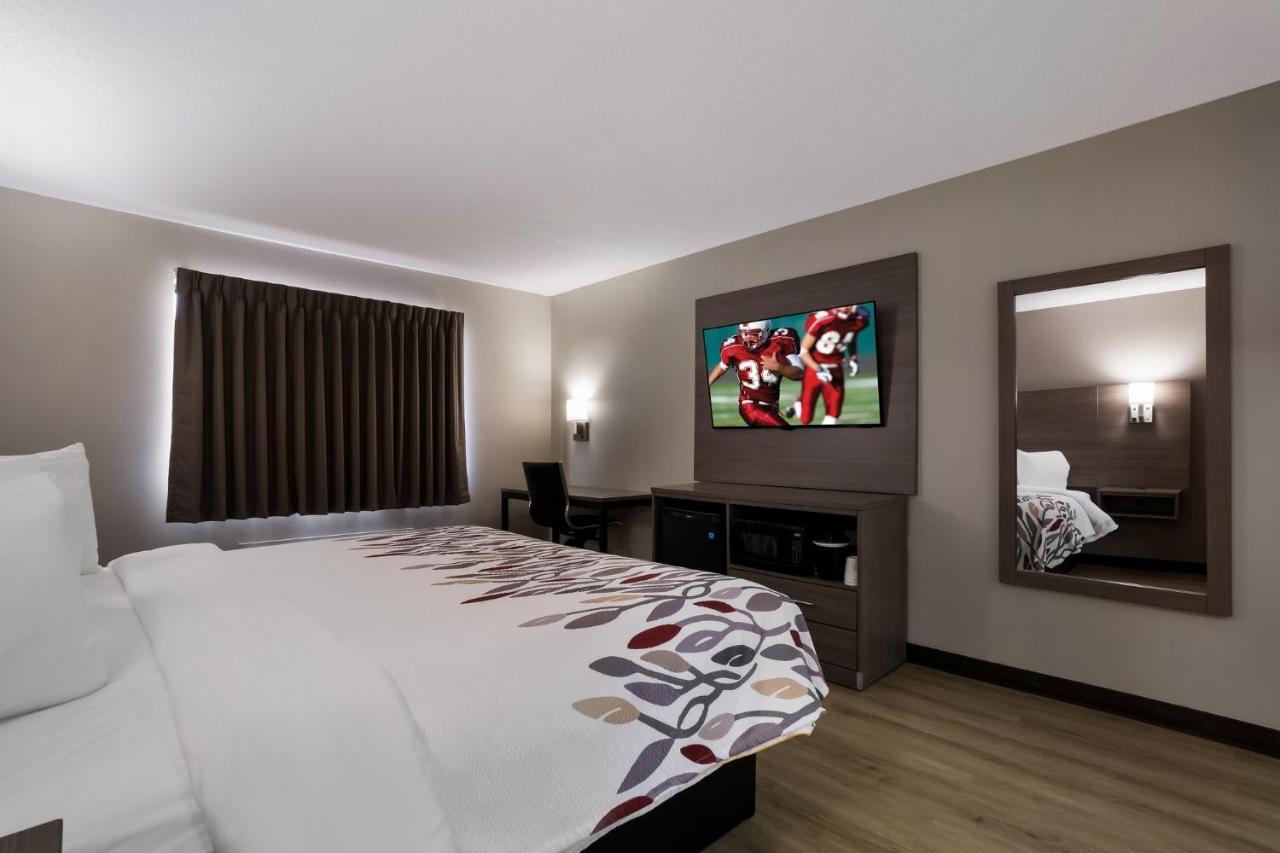 Super 8 By Wyndham Marston Motel Luaran gambar