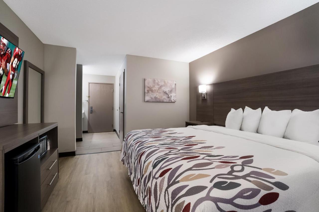 Super 8 By Wyndham Marston Motel Luaran gambar